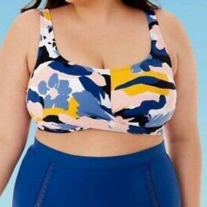 Women's plus size slimming top